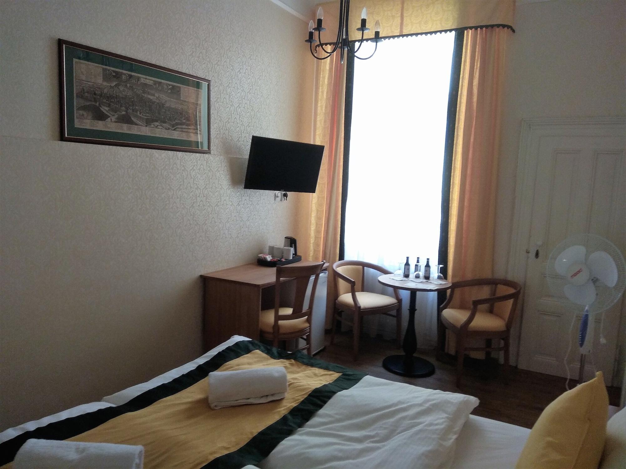 Merlin Hotel 3*